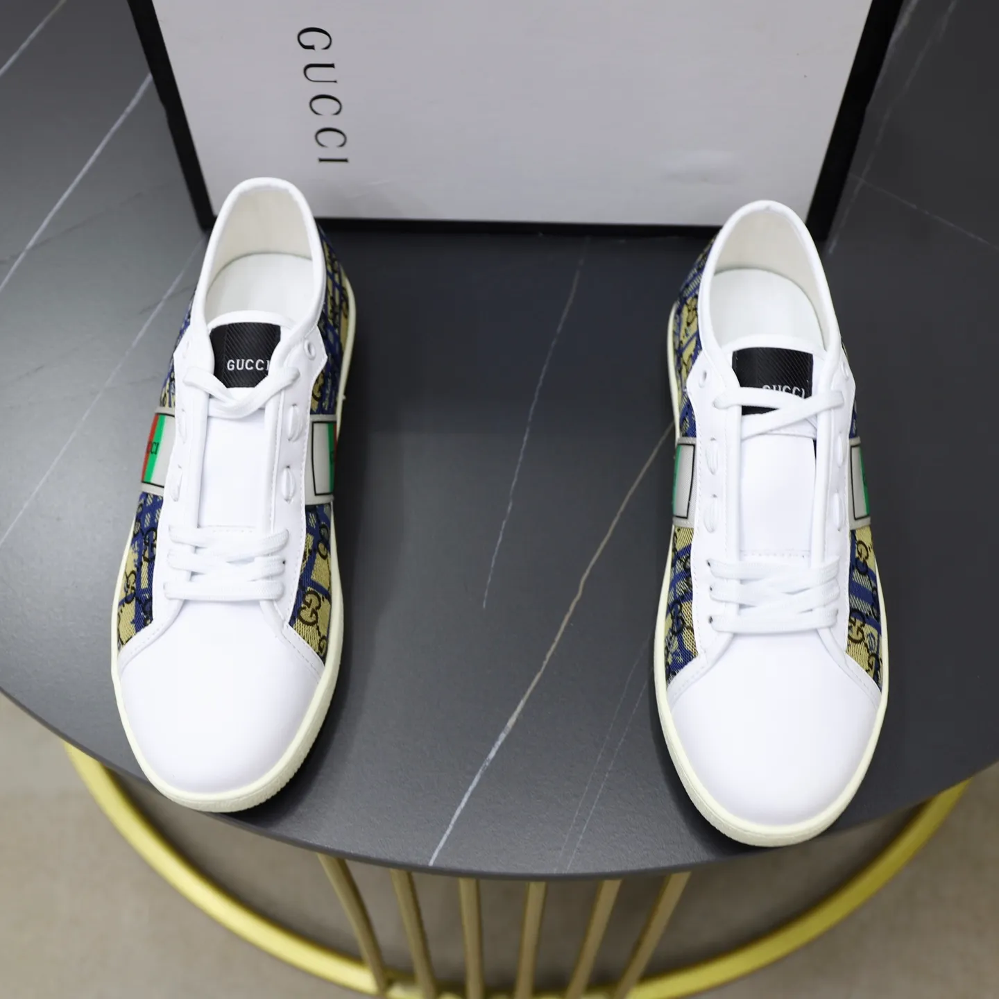 Ex-factory price: 400💰🙅‍♂️🙅‍♂️🙅‍♂️ Brand: GUCCI Standard code: 38-44 (45 customized) Grade: Same as the official website Material: Original material splicing Comfortable and breathable lining Lightweight and wear-resistant sports outsole Style category: Men's fashionable casual shoes Running sneakers Distinguished luxury brand elements Top luxury Color: actual picture color
